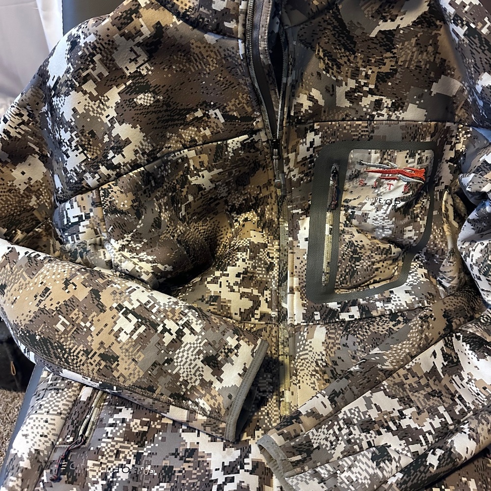 Traverse Hoodie / sitka jacket